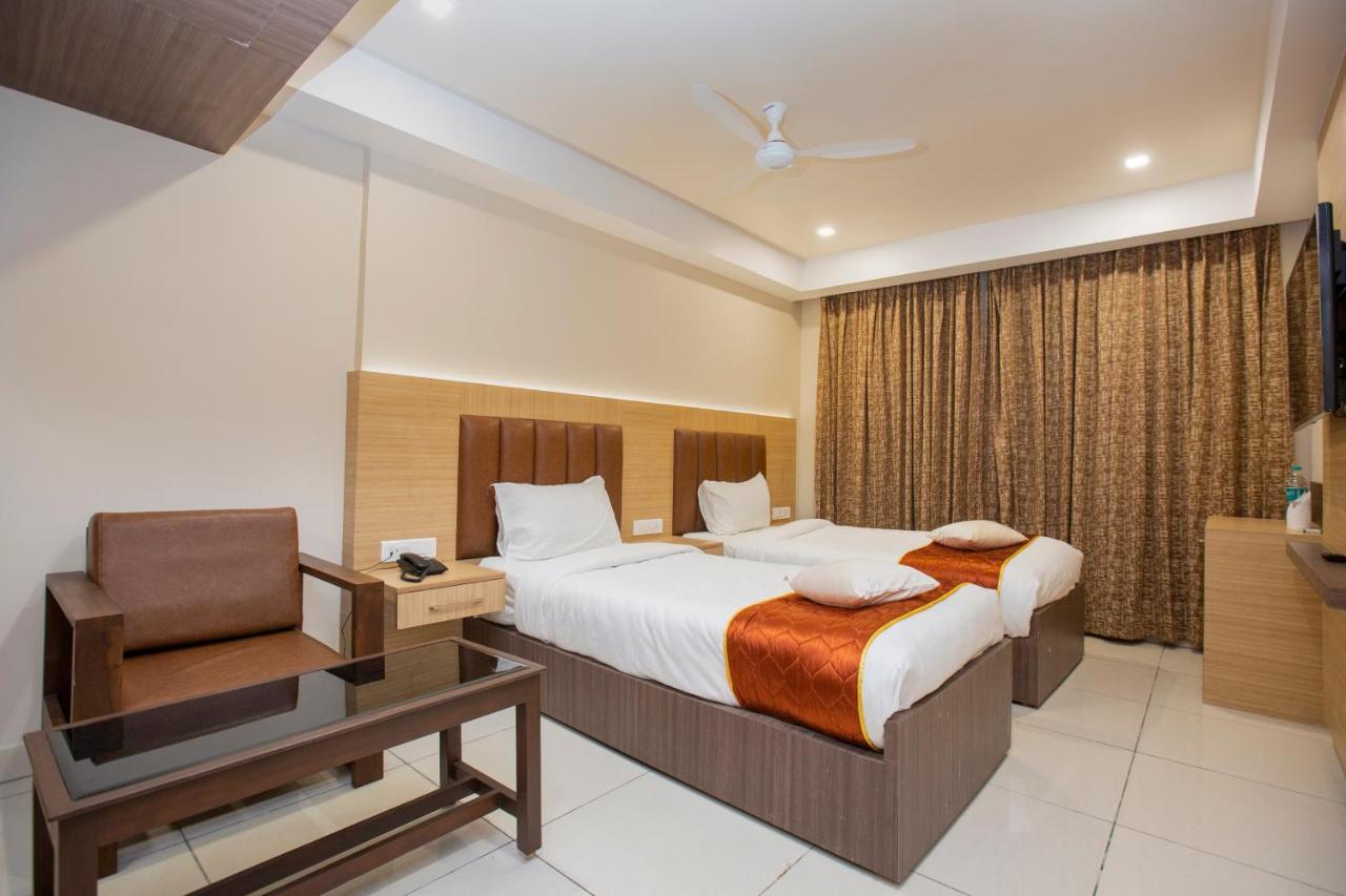Lee-Benz Ark Hotel Кумбаконам Экстерьер фото