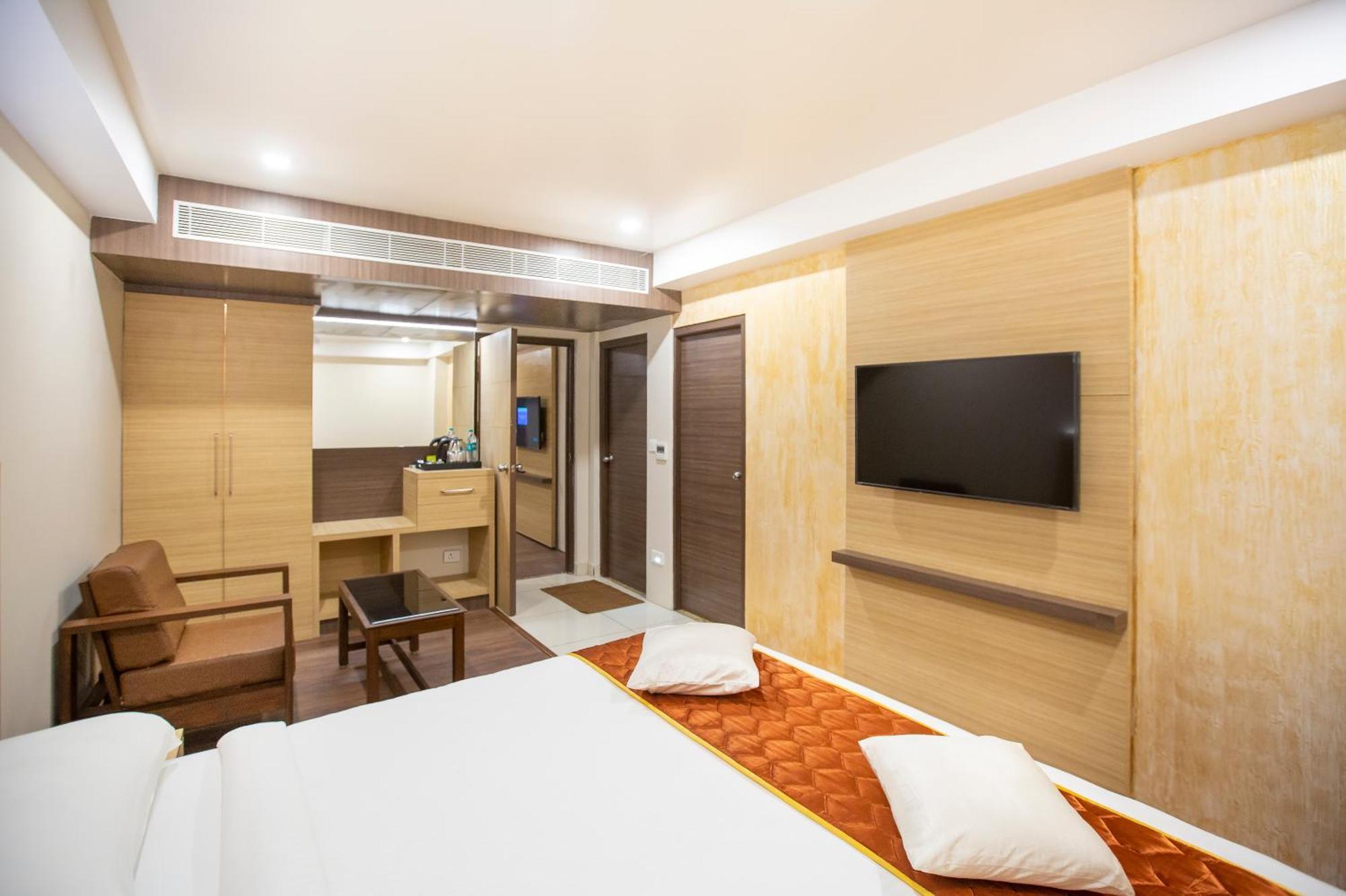 Lee-Benz Ark Hotel Кумбаконам Экстерьер фото